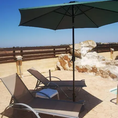 Artemis Executive לרנקה